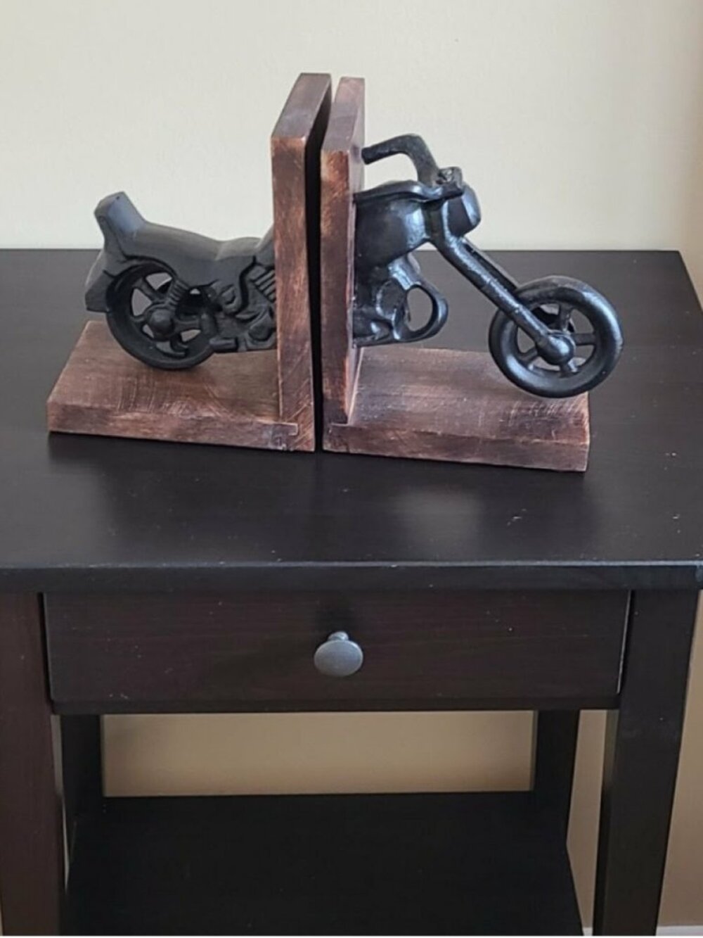 Motorcycle Bookends Set – Metal & Wood Chopper Shelf Decor